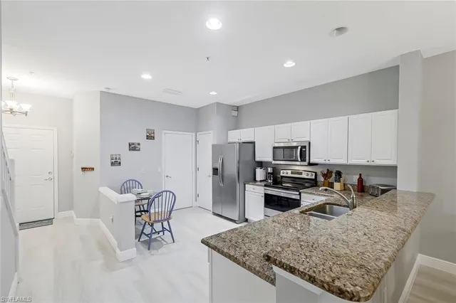 $5,000 | 836 Hampton Circle, Unit 171, Naples, FL 34105