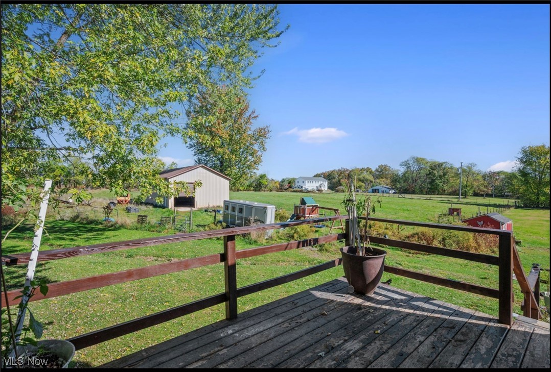 16500 Burrows Road Thompson, OH 44086 - Photo 25 of 33 Upper Deck