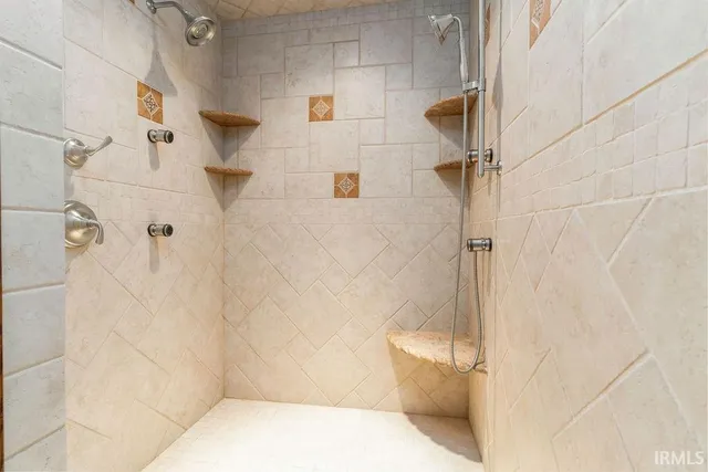 $1,499,900 | 2848 North 800 East, Andrews, IN 46702