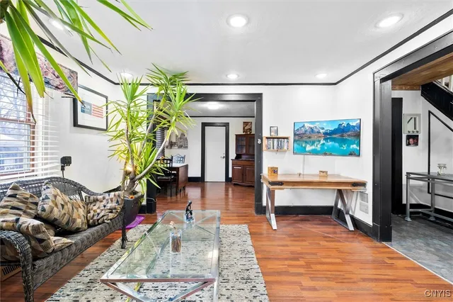 $189,900 | 104 Garden City Drive, Salina, NY 13211