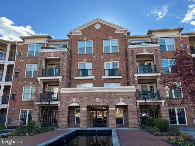 $599,000 | 2905 Saintsbury Plaza, Unit 312, Fairfax, VA 22031