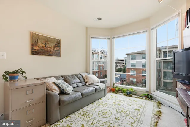 $599,000 | 2905 Saintsbury Plaza, Unit 312, Fairfax, VA 22031