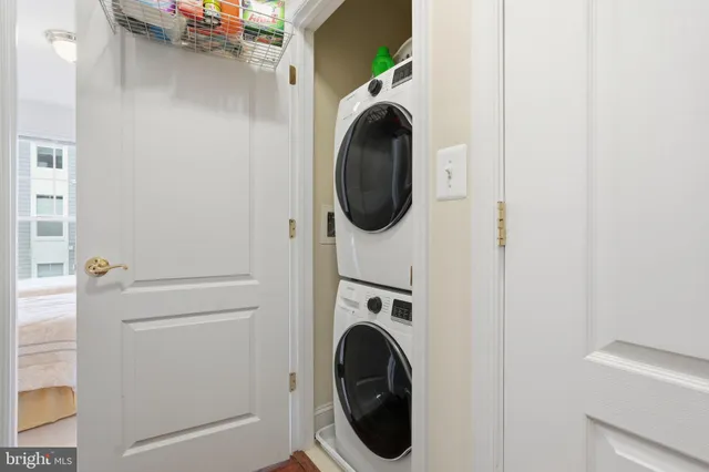 $599,000 | 2905 Saintsbury Plaza, Unit 312, Fairfax, VA 22031