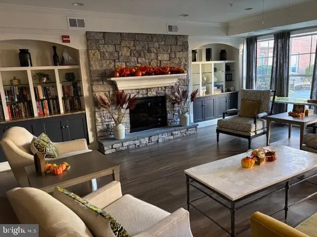 $599,000 | 2905 Saintsbury Plaza, Unit 312, Fairfax, VA 22031