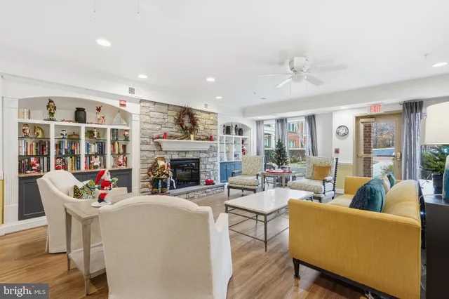 $599,000 | 2905 Saintsbury Plaza, Unit 312, Fairfax, VA 22031