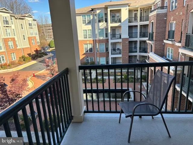 $599,000 | 2905 Saintsbury Plaza, Unit 312, Fairfax, VA 22031