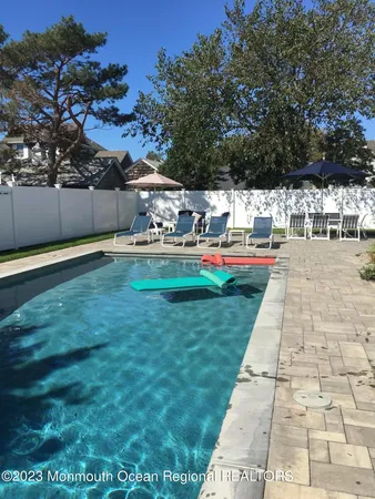 a view of back yard of the house