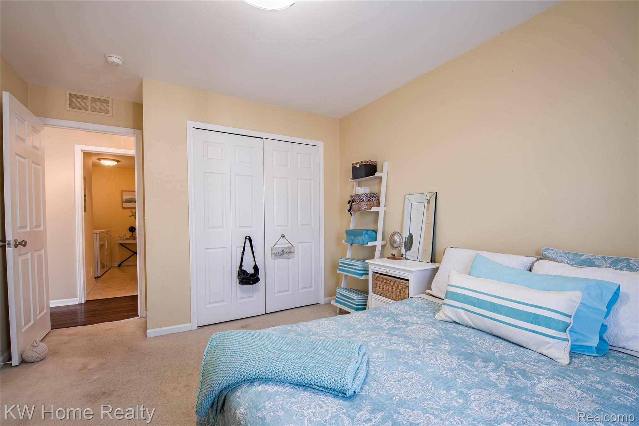 45643 Heather Ridge Drive Macomb, MI 48044 - Photo 19 of 22 45643 Heather Ridge HDR18.jpg
