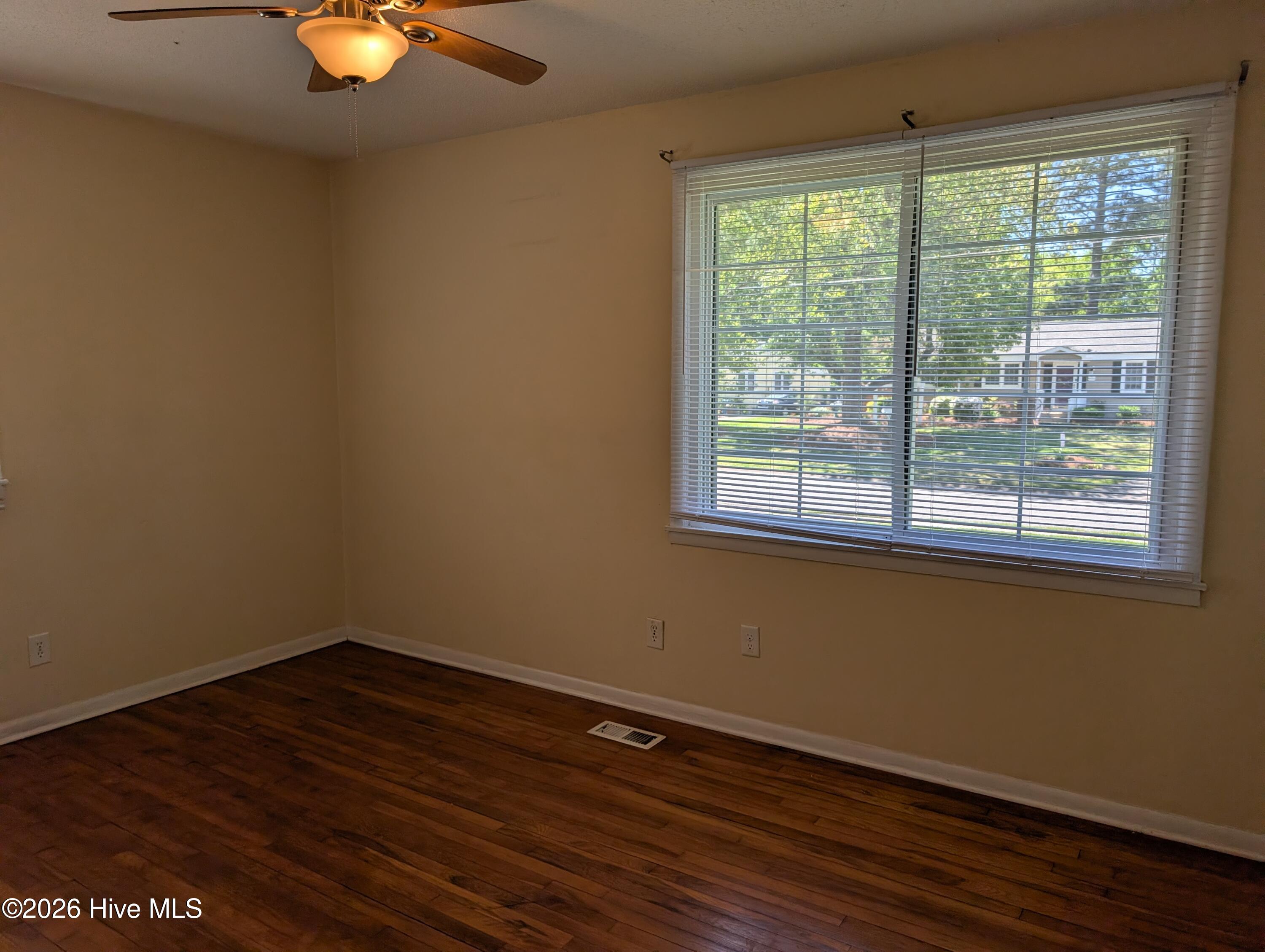 418 Decatur Road Jacksonville, NC 28540 - Photo 12 of 18 PXL_20260410_163329349.MP