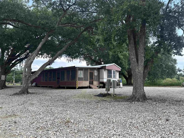 $155,000 | 996 Oak Lane, Hackberry, LA 70645