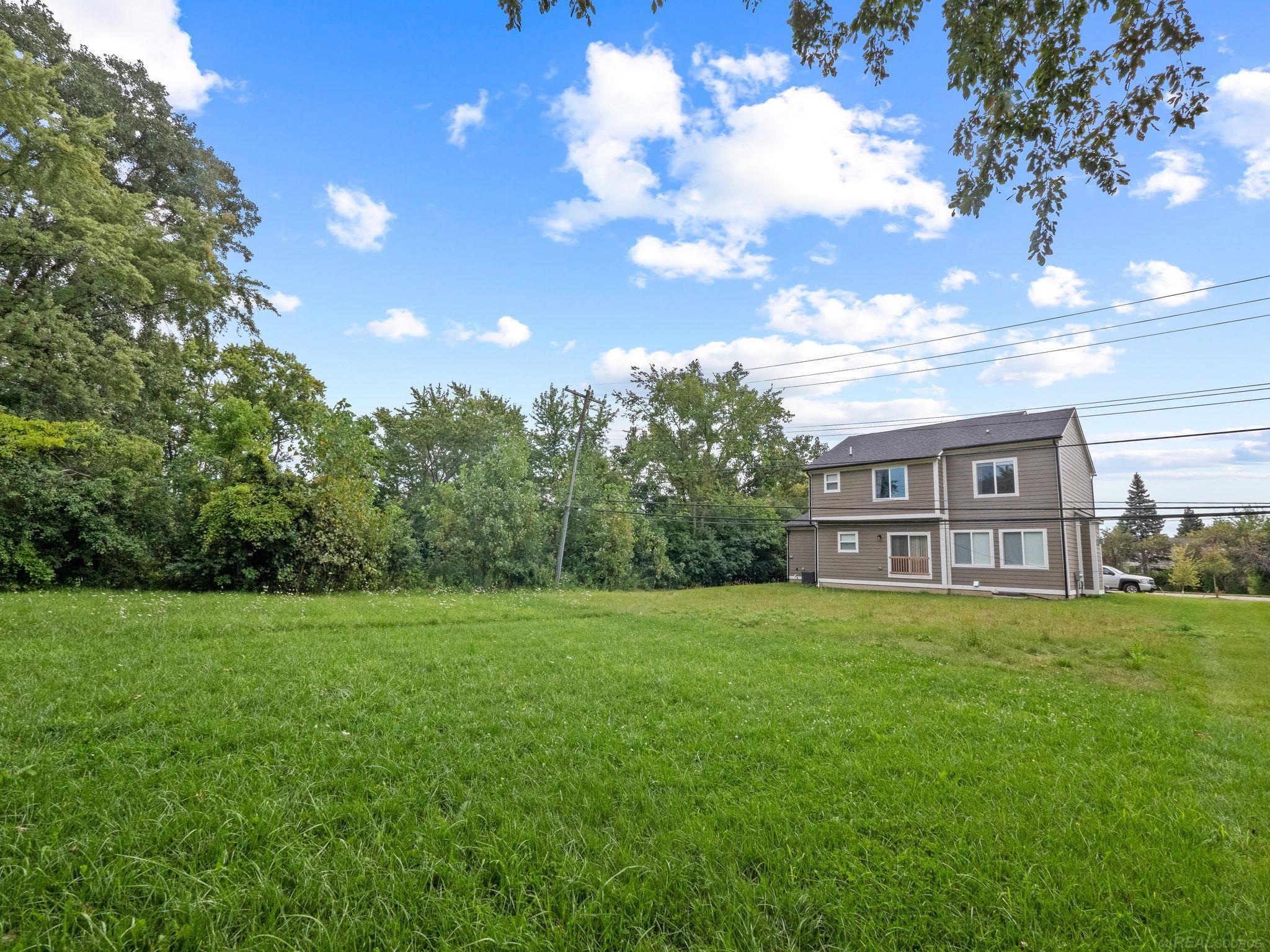 2335 East Maple Road Troy, MI 48083 - Photo 4 of 34