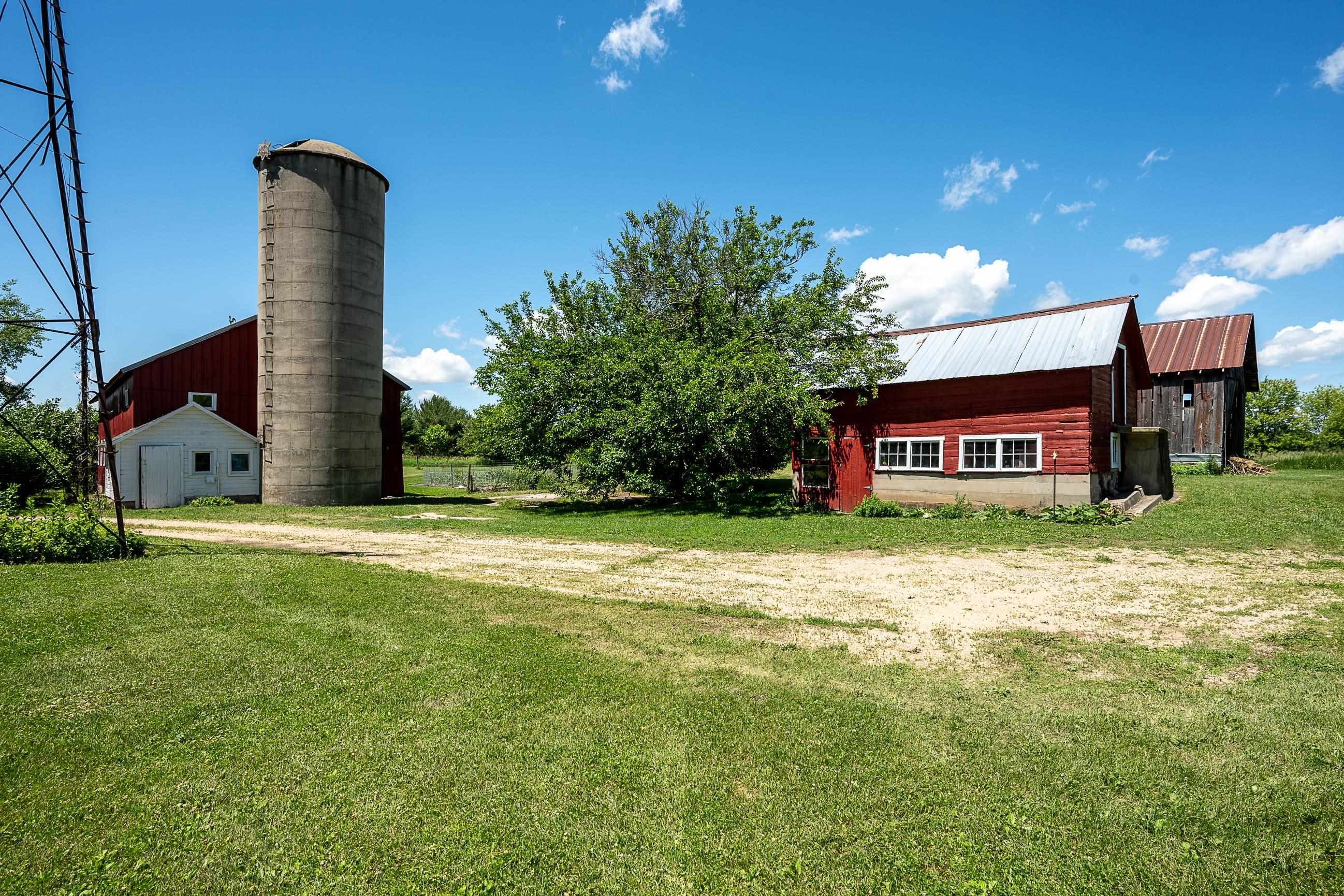 3402 Rutland Dunn Town Line Road Stoughton, WI 53589 - Photo 46 of 88