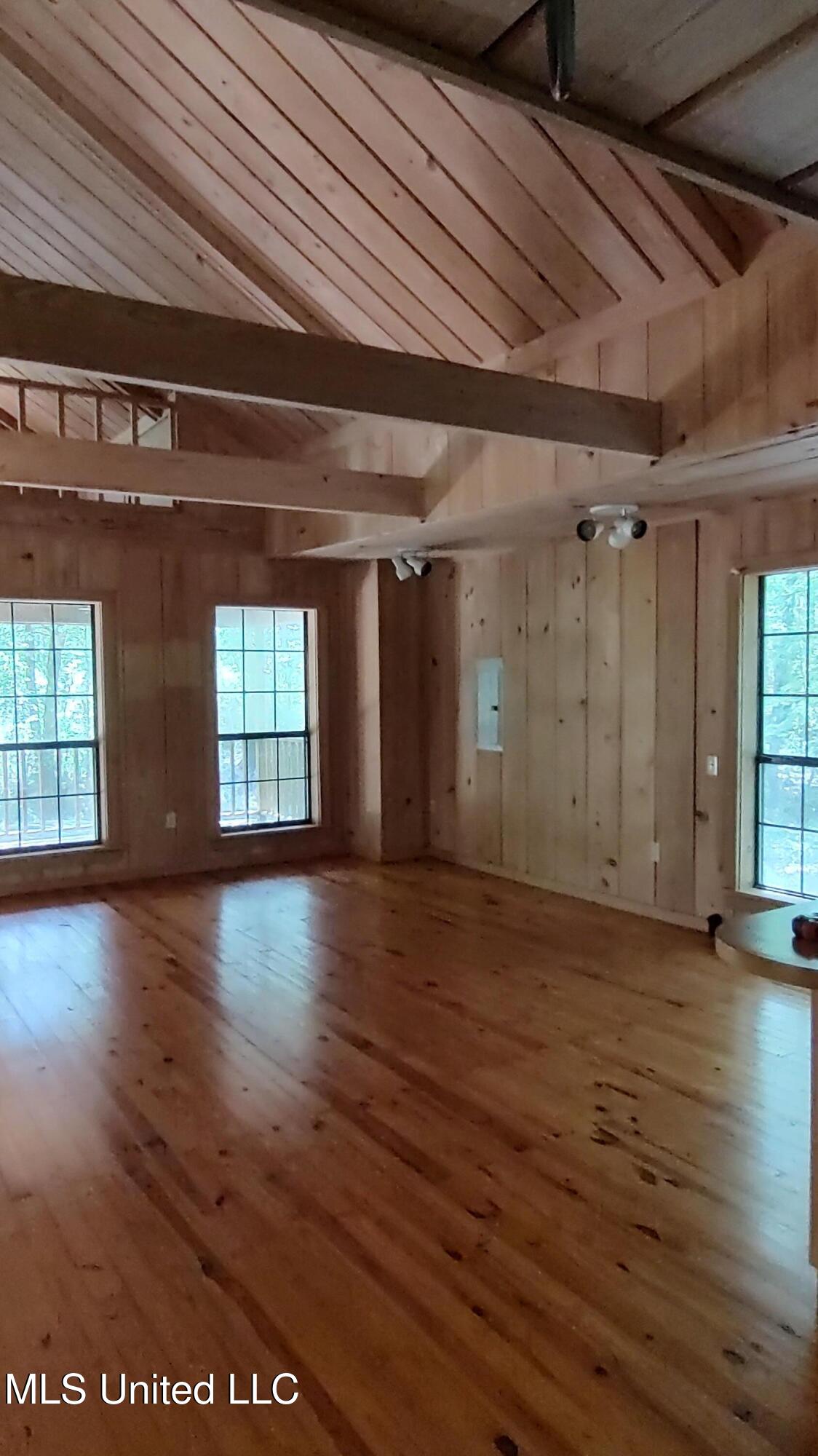 110 Rosenbaum Drive Poplarville, MS 39470 - Photo 22 of 39 living area