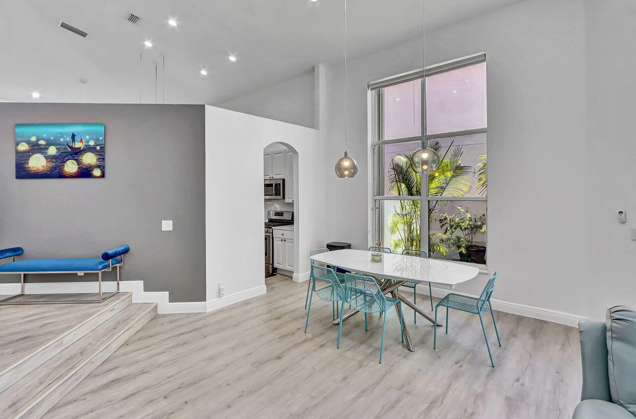 6631 Northwest 43rd Terrace Boca Raton, FL 33496 - Photo 5 of 41 Dining Area