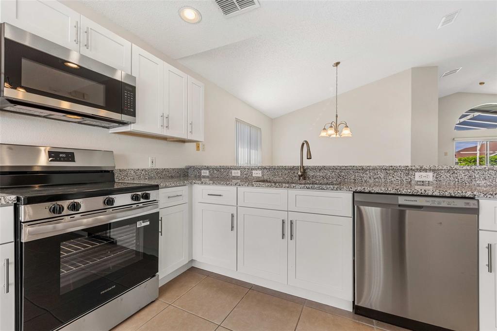 123 Fox Loop Davenport, FL 33837 - Photo 6 of 22