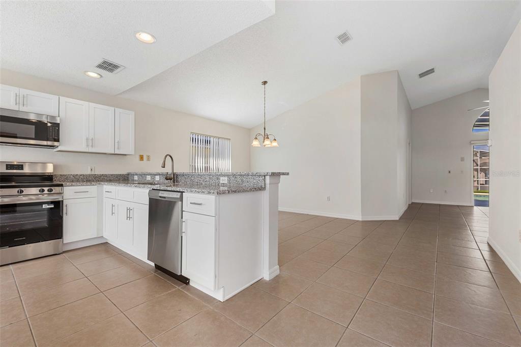 123 Fox Loop Davenport, FL 33837 - Photo 7 of 22