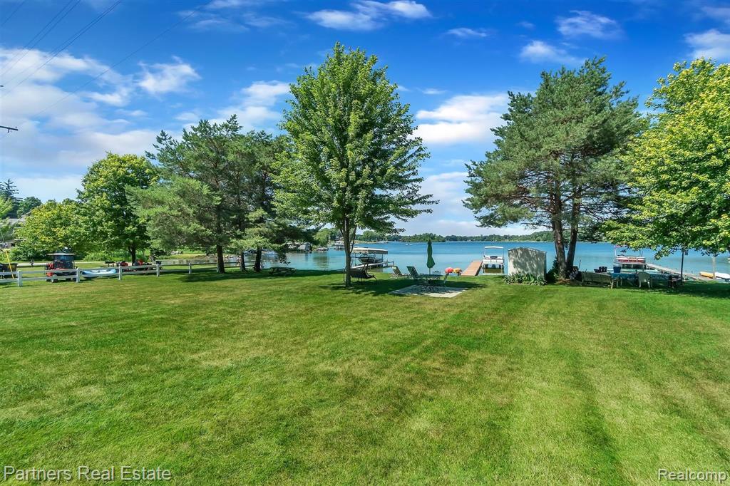 10890 Blaine Road Brighton, MI 48114 - Photo 2 of 61 Gallery Image 2