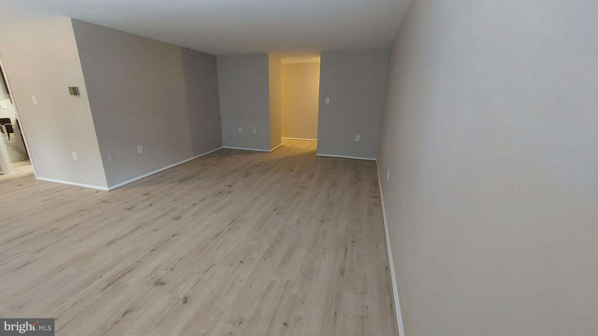 18622 Walkers Choice Road, Unit 6 Montgomery Village, MD 20886 - Photo 12 of 37 Living Room 8