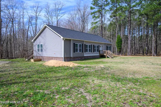 $400,000 | 279 Skippers Lane, New Bern, NC 28562