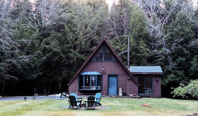 $367,500 | 86 Spruce Drive, Jewett, NY 12444