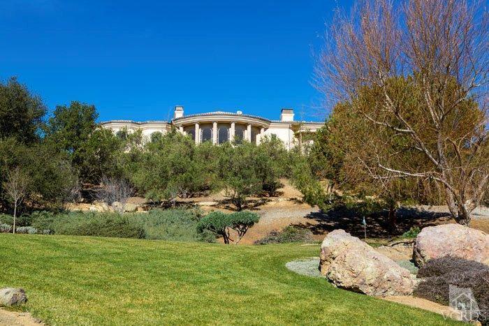 2300 White Stallion Road Thousand Oaks, CA 91361 - Photo 6 of 86 a view of a house with a yard
