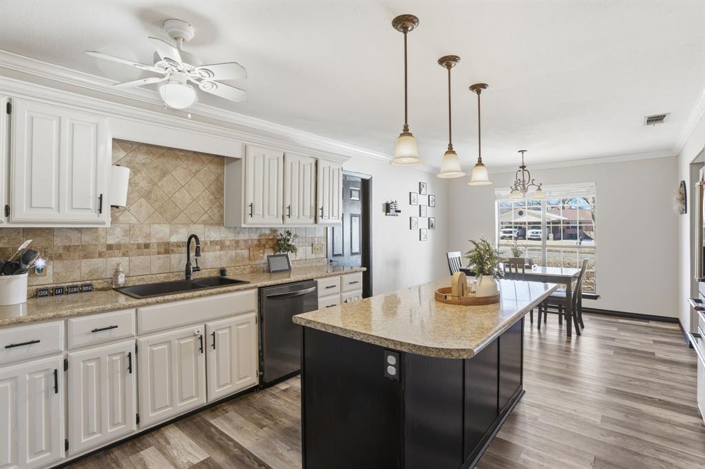 1050 Post Oak Lane Reno, TX 75462 - Photo 8 of 25