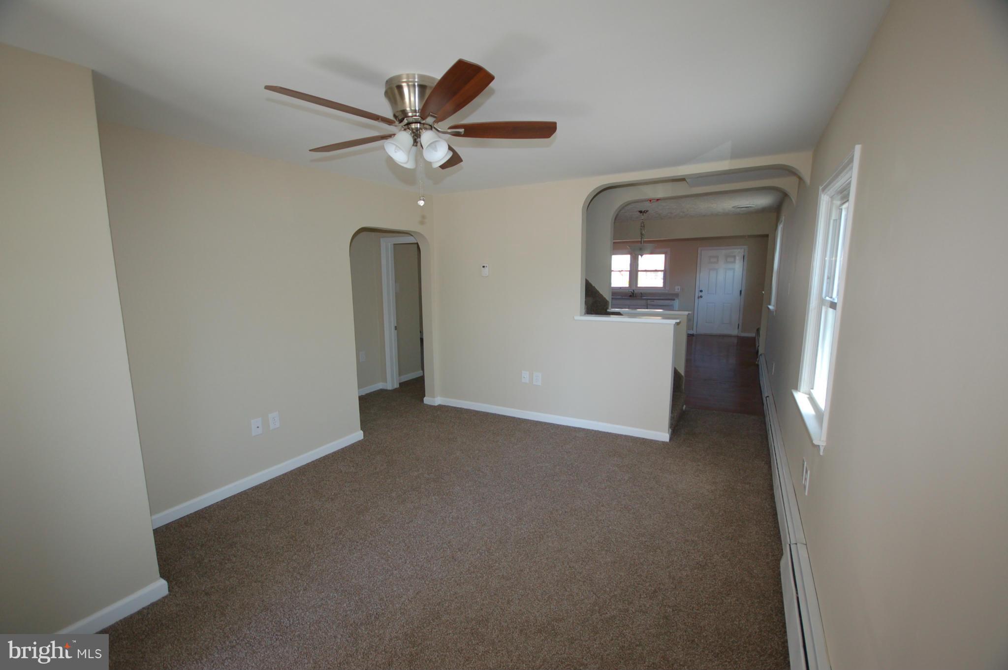 320 Cresswell Road Baltimore, MD 21225 - Photo 11 of 20 Living Room