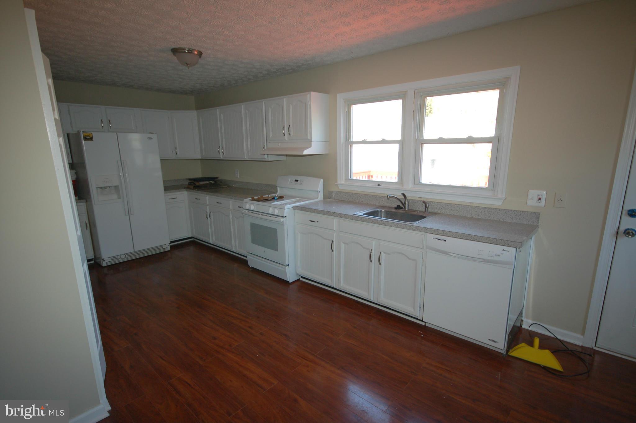 320 Cresswell Road Baltimore, MD 21225 - Photo 7 of 20 Kitchen