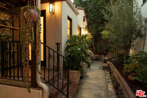 $3,295,000 | 1825 Redesdale Avenue, Los Angeles, CA 90026