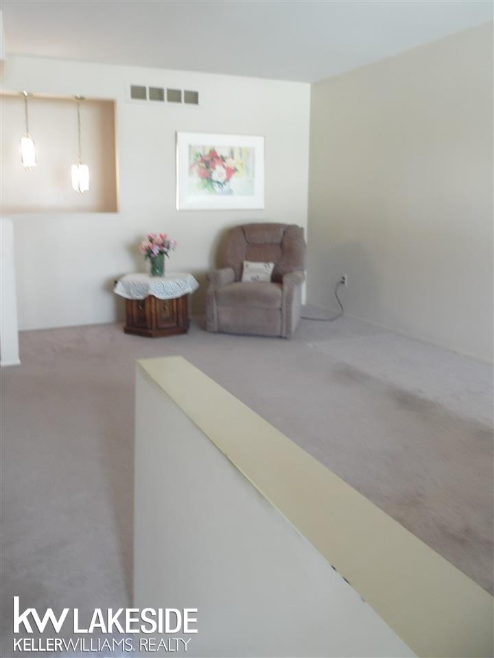 47590 Barbara Road Macomb, MI 48044 - Photo 8 of 24 31289315-7.JPG