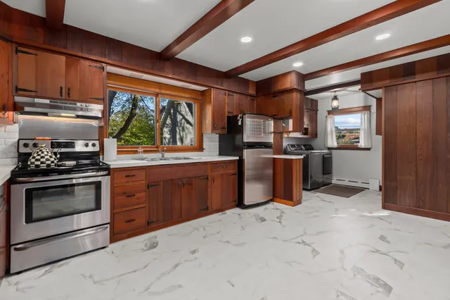 $329,900 | 315 East Jackson Street, Ripon, WI 54971