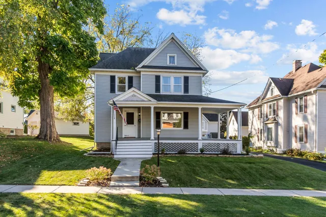 $329,900 | 315 East Jackson Street, Ripon, WI 54971