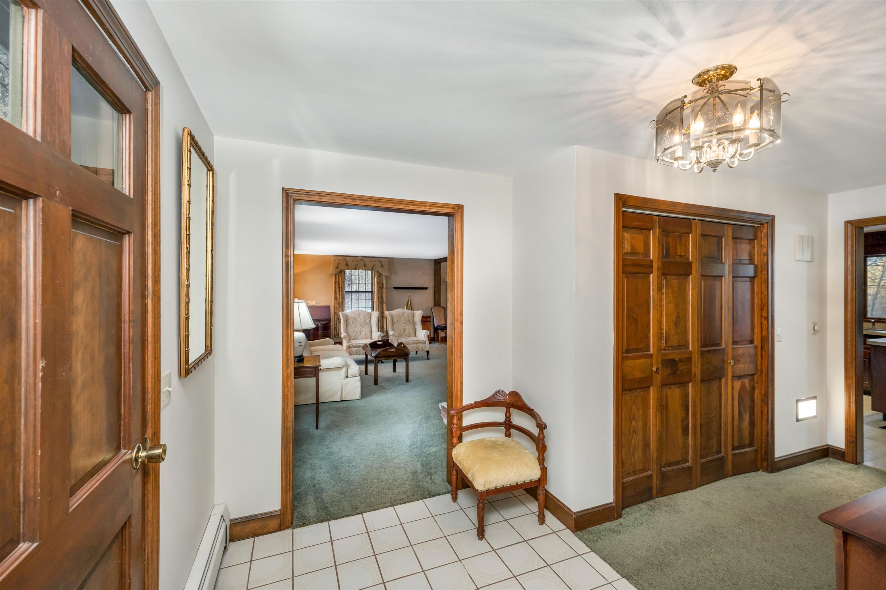 8 Kiowa Road Salem, NH 03079 - Photo 7 of 40