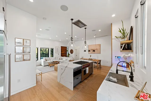 $12,500 | 358 North Bronson Avenue, Los Angeles, CA 90004