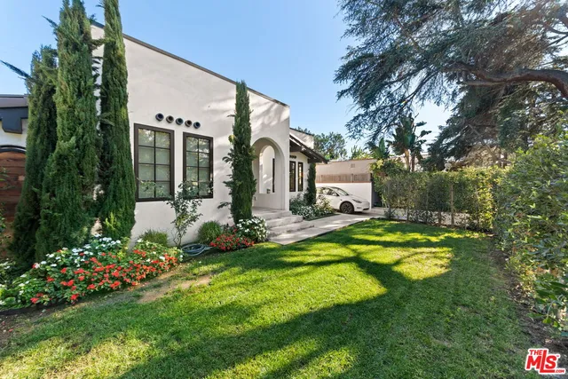 $12,500 | 358 North Bronson Avenue, Los Angeles, CA 90004