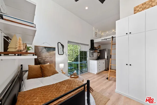 $12,500 | 358 North Bronson Avenue, Los Angeles, CA 90004