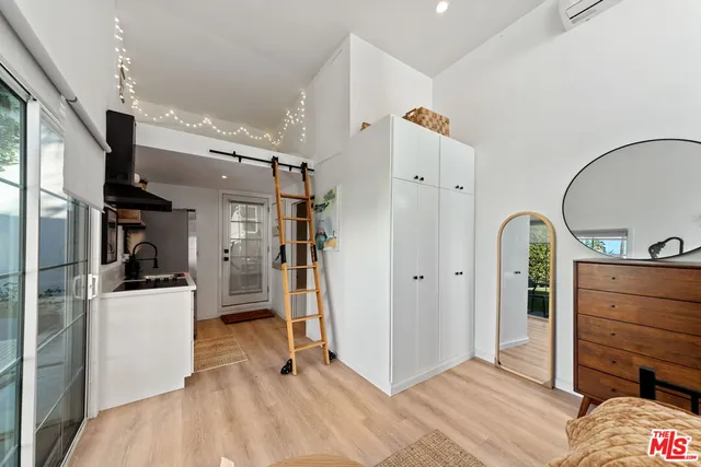 $12,500 | 358 North Bronson Avenue, Los Angeles, CA 90004