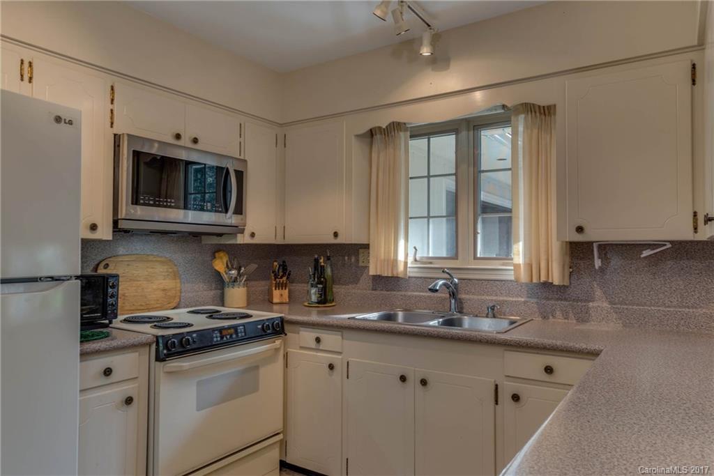 1401 Butter Street Landrum, SC 29356 - Photo 3 of 22 Gallery Image 3