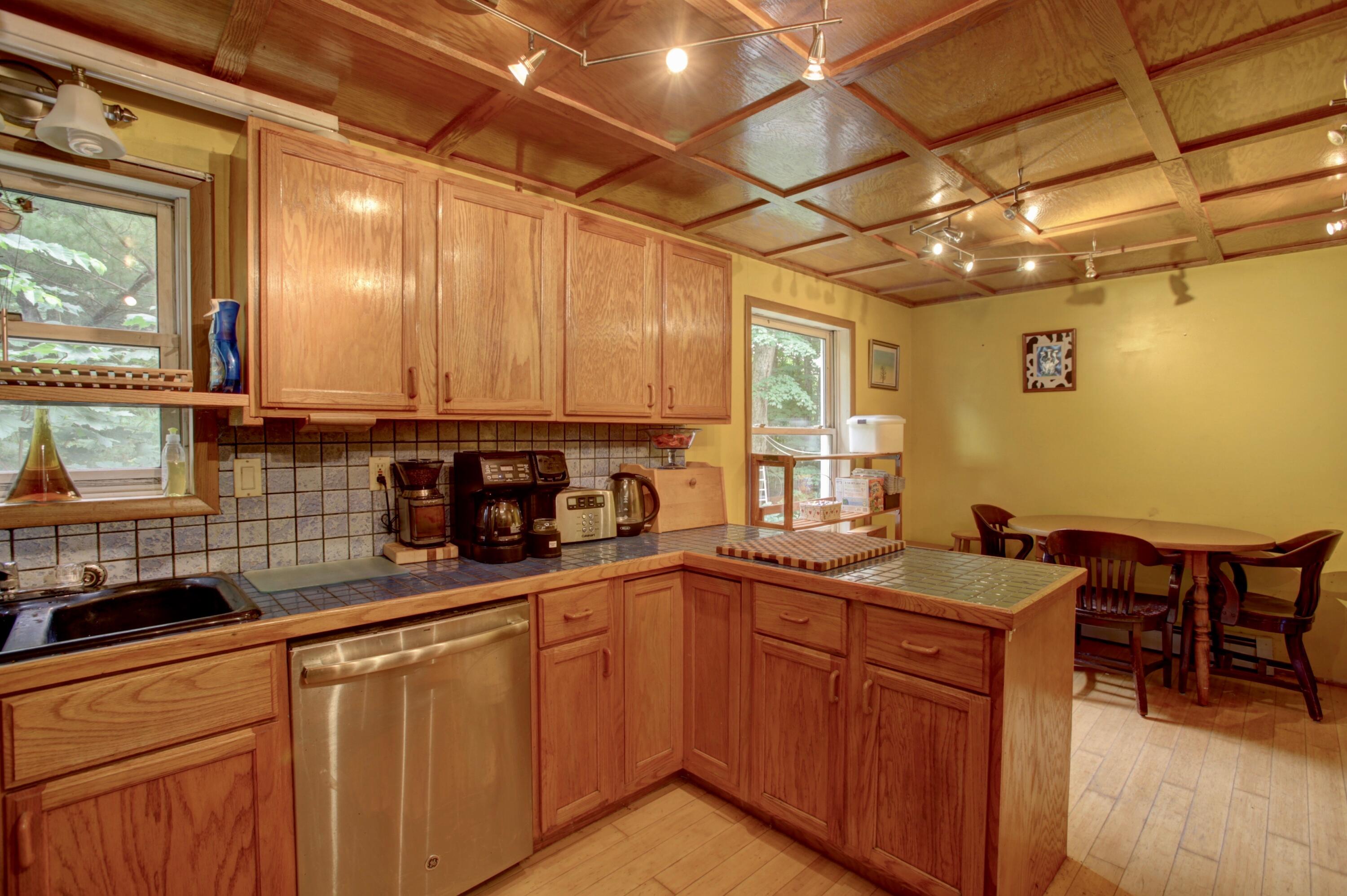 525 North Parish Road Turner, ME 04282 - Photo 2 of 22 29