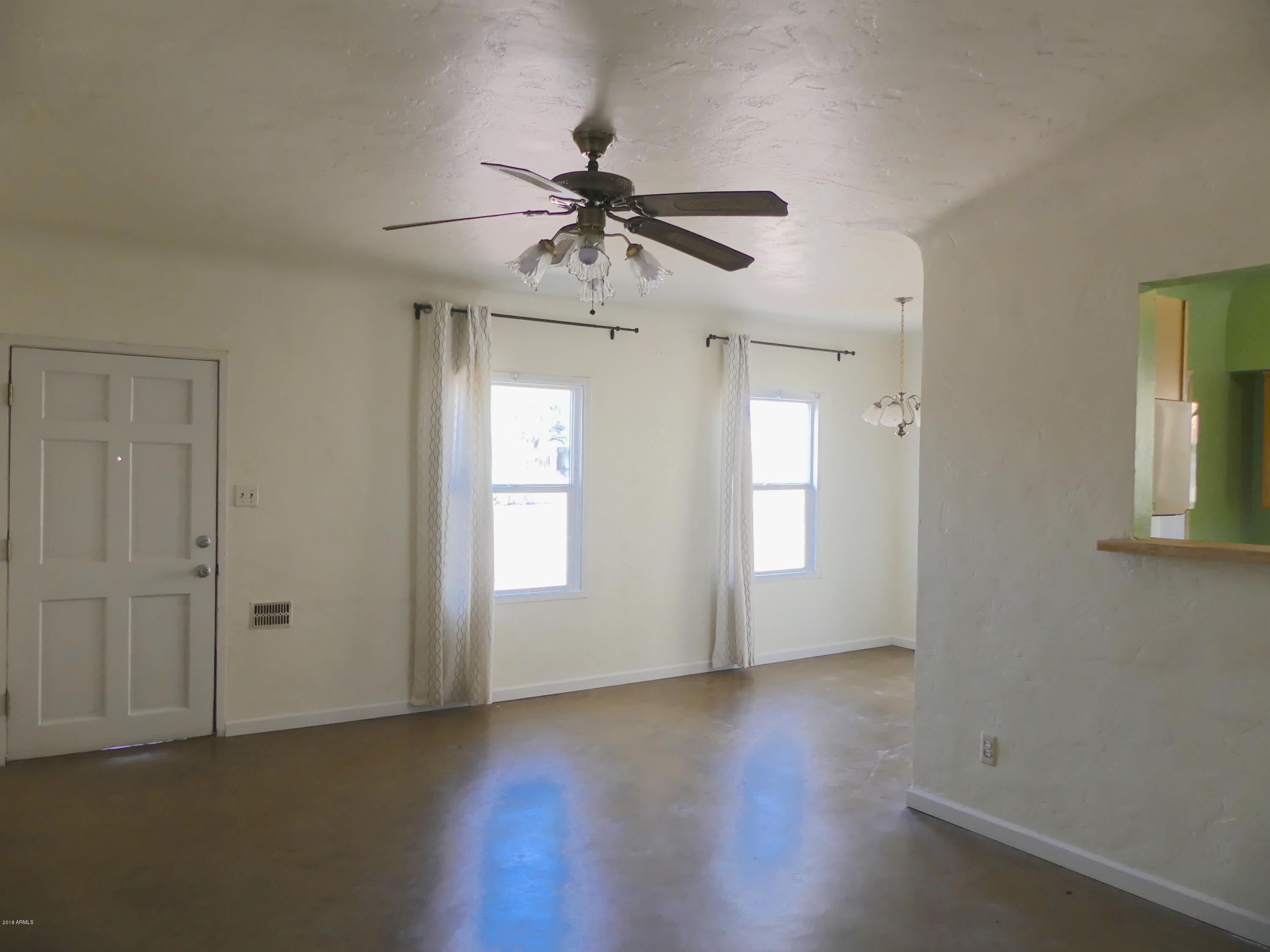 1305 East Coronado Road Phoenix, AZ 85006 - Photo 3 of 24 Living room