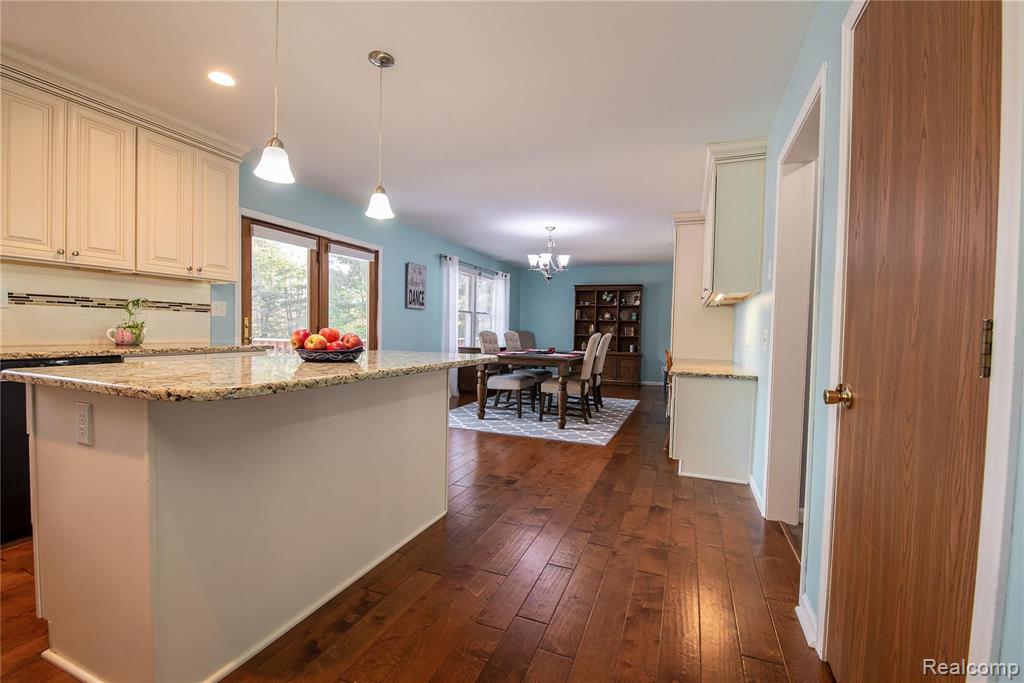 7397 Bayberry Road Pinckney, MI 48169 - Photo 10 of 25