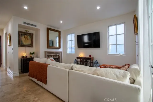 $2,595,000 | 407 Goldenrod Avenue, Corona del Mar, CA 92625