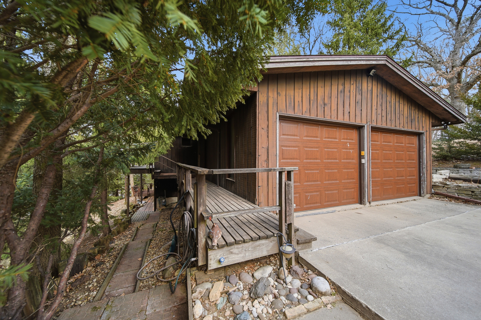 604 Hillandale Court Morrison, IL 61270 - Photo 11 of 35 a view of a house with a balcony