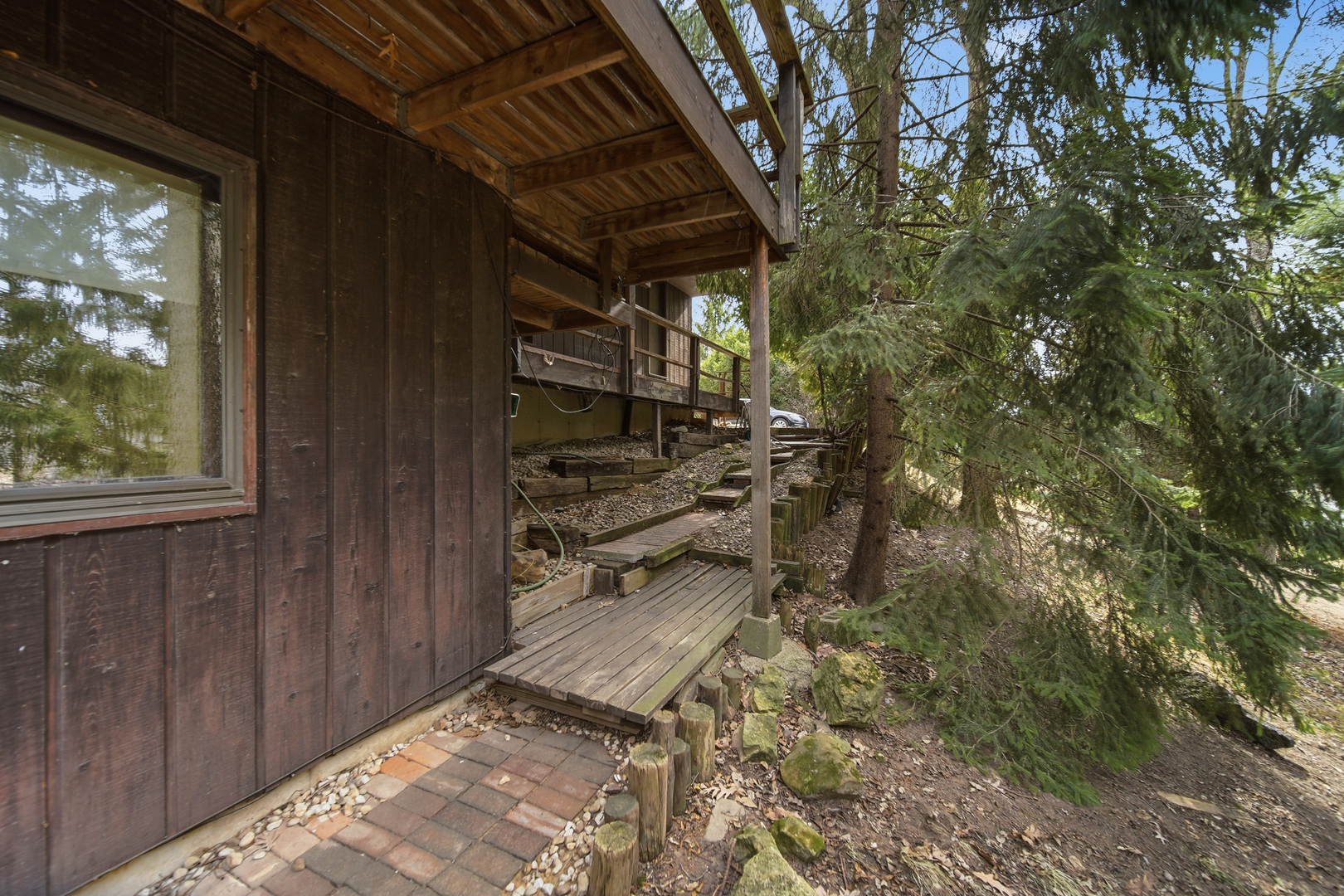 604 Hillandale Court Morrison, IL 61270 - Photo 15 of 35 a view of entryway