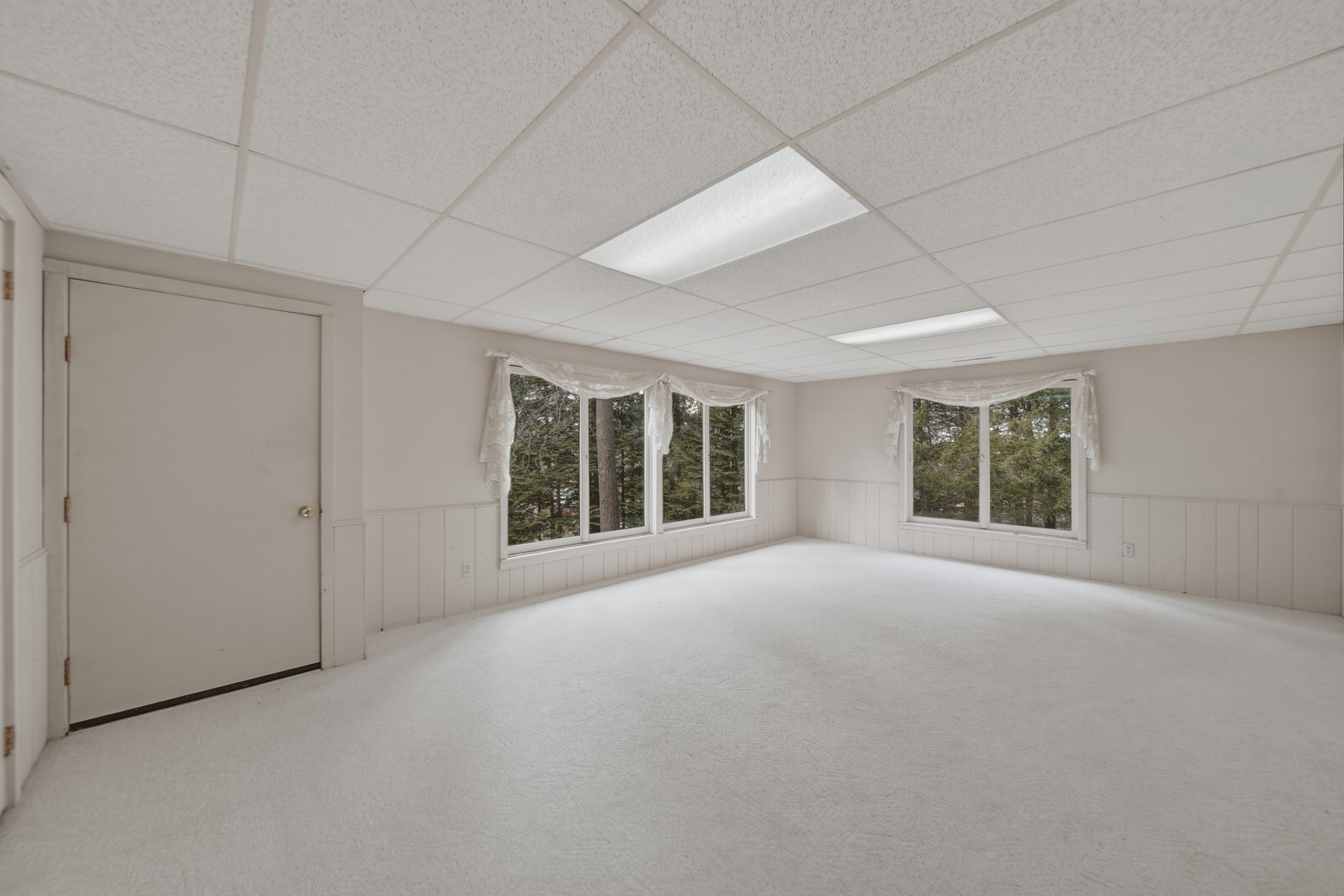 604 Hillandale Court Morrison, IL 61270 - Photo 30 of 35 a view of an empty room with a window