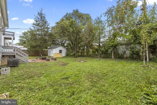 a house view with a outdoor space