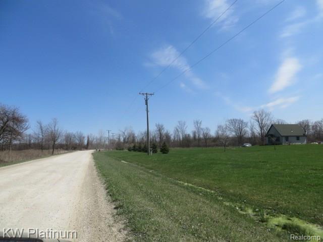 9349 Meskill Road Columbus, MI 48063 - Photo 32 of 38 IMG_3545.JPG