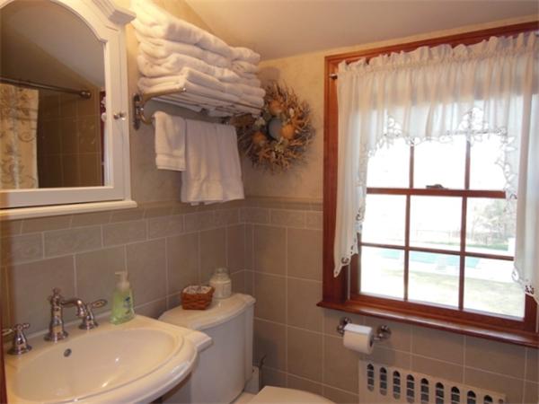 21 Orchard Road Bedford, MA 01730 - Photo 12 of 16 Gallery Image 12