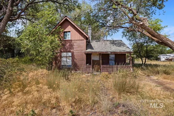$99,999 | 555 14th Street North, Vale, OR 97918