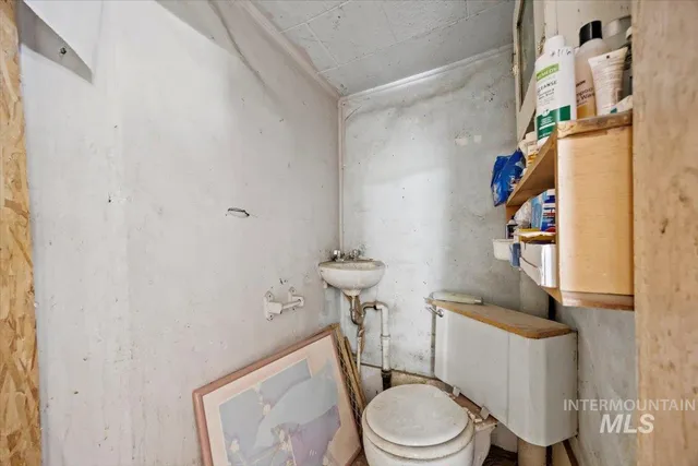 $99,999 | 555 14th Street North, Vale, OR 97918